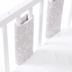 Babybay ® Nestchen Ultra Fresh Piqué Adatto Al Modello Maxi, Boxspring, Comfort , Midi E Comfort Plus, Grigio Perla Stelle Bianche -Negozio Di Mobili Per Camerette babybay nestchen ultra fresh pique adatto al modello maxi boxspring comfort midi e comfort plus grigio perla stelle bianche a311976 3