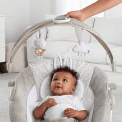 Ingenuity In Light En Bouncer™ - Twinkle Tails™ Wiegewippe -Negozio Di Mobili Per Camerette ingenuity in light en bouncer twinkle tails wiegewippe a319537 3