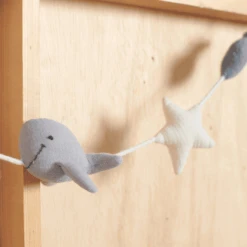 Nordic Coast Company Ghirlanda Da Parete In Mussola Balena Large -Negozio Di Mobili Per Camerette nordic coast company ghirlanda da parete in mussola balena large a399255 4
